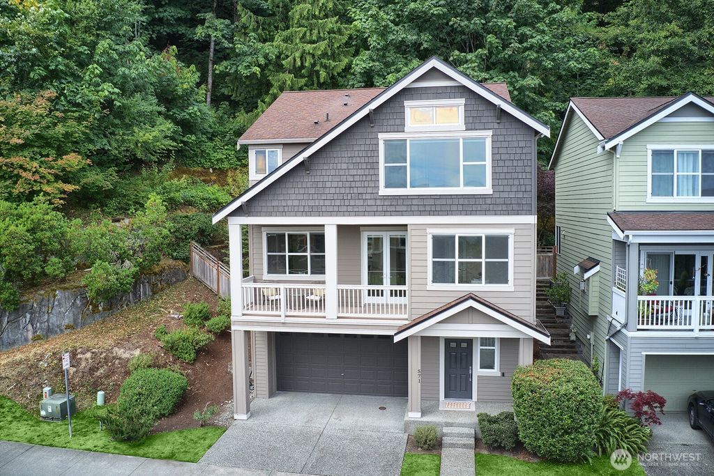 Photo of 571 Mountain View Lane NW, Issaquah, WA 98027 (MLS # 2395923)