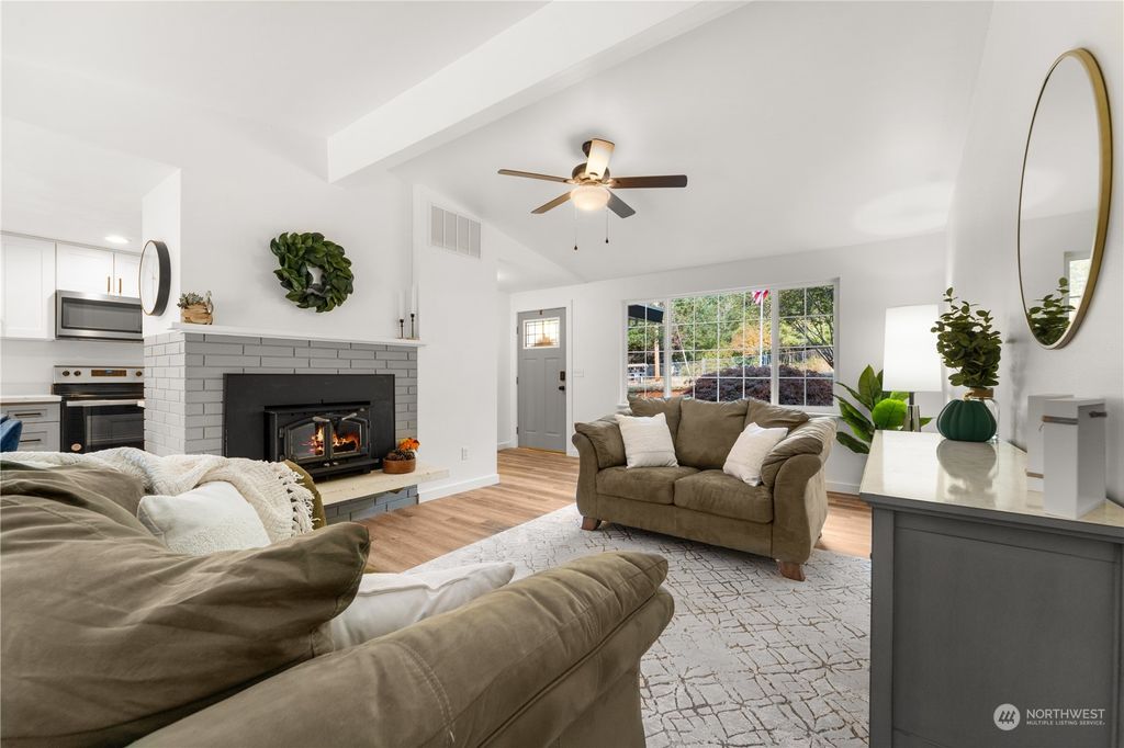 Photo of 18335 SE 140th Street, Renton, WA 98059 (MLS # 2008993)