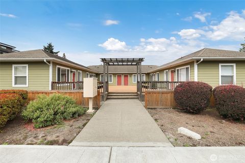 9013 16th Avenue SW 8 Seattle WA 98106