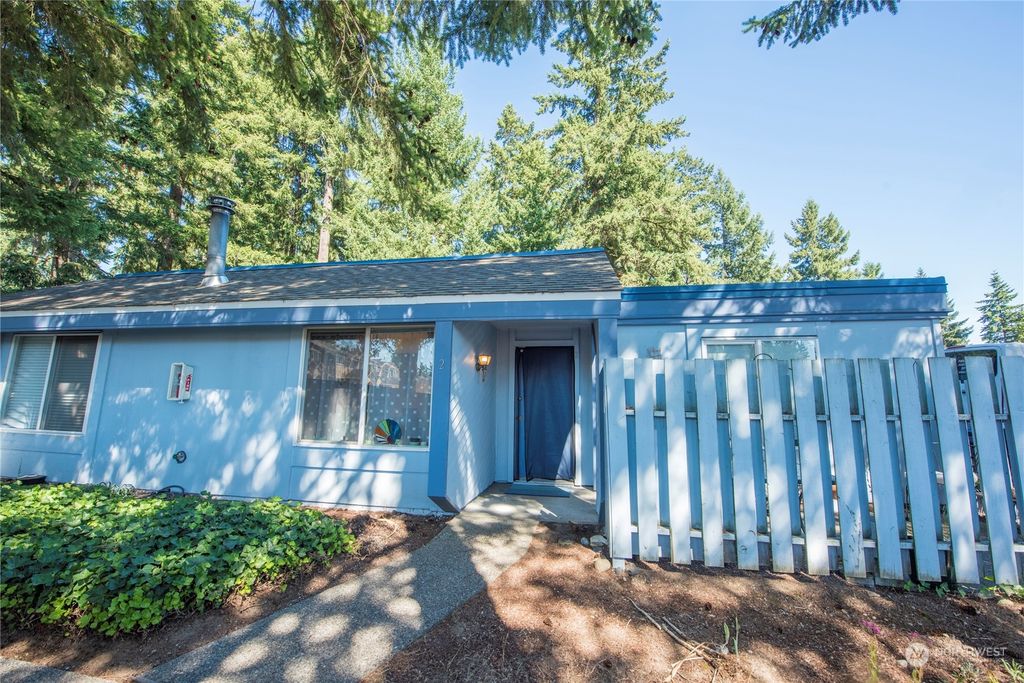 Photo of 4300 NE Sunset Boulevard #E2, Renton, WA 98059 (MLS # 2145118)