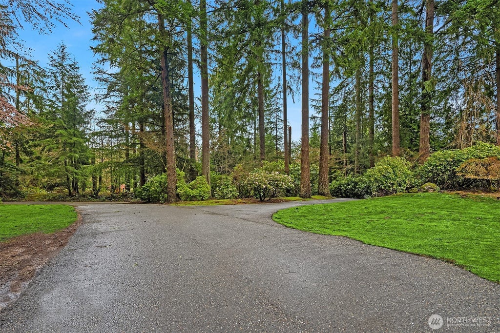 Photo of 22223 NE 82nd Place, Redmond, WA 98053 (MLS # 2580768)