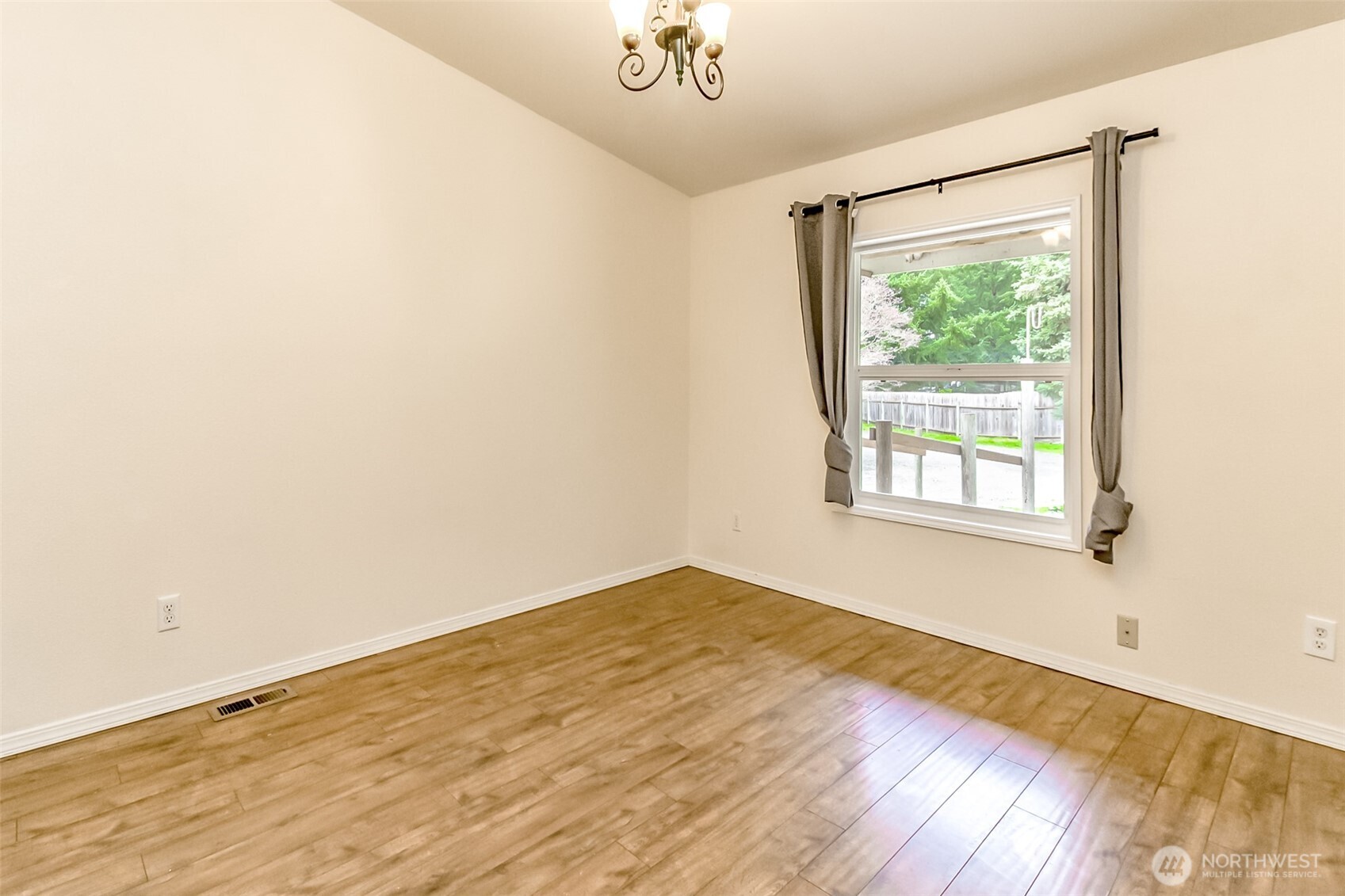 Yelm, Washington 98597, United States, 3 Bedrooms Bedrooms, ,2 BathroomsBathrooms,Residential,Pending,106598