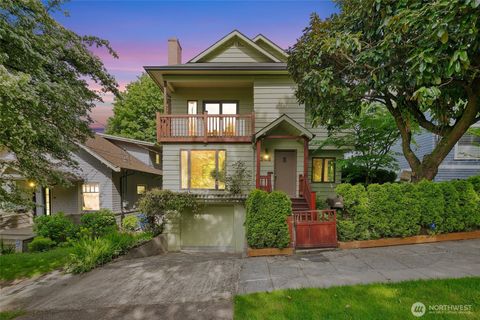Photo of 2418 Federal Avenue E, Seattle, WA 98102 (MLS # 2409358)