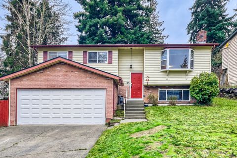 Photo of 501 75th Place SW, Everett, WA 98203 (MLS # 2465983)