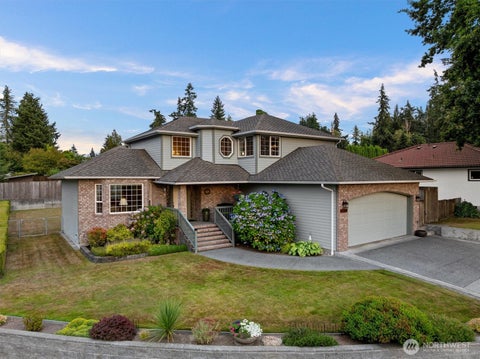 Photo of 4515 Forest Drive, Everett, WA 98203 (MLS # 2568991)