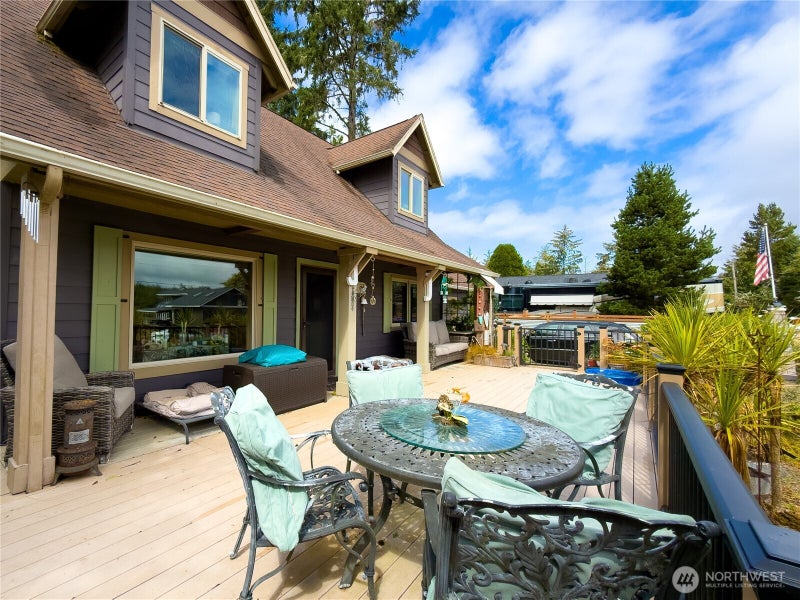 19409 U Place