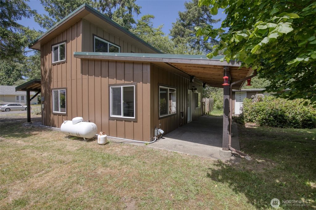 Photo of 130 Octopus Avenue NE, Ocean Shores, WA 98569 (MLS # 2543494)