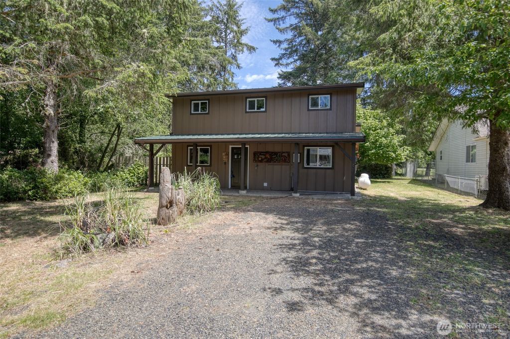 Photo of 130 Octopus Avenue NE, Ocean Shores, WA 98569 (MLS # 2543494)