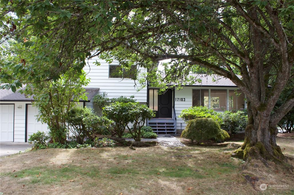Photo of 17103 NE 92nd Street, Redmond, WA 98052 (MLS # 2165069)