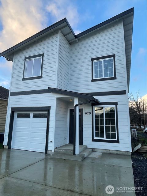 Photo of 629 Duryea Street #A, Raymond, WA 98577 (MLS # 2482419)