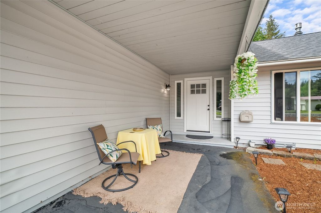 Photo of 37911 300th Avenue SE, Enumclaw, WA 98022 (MLS # 2383149)