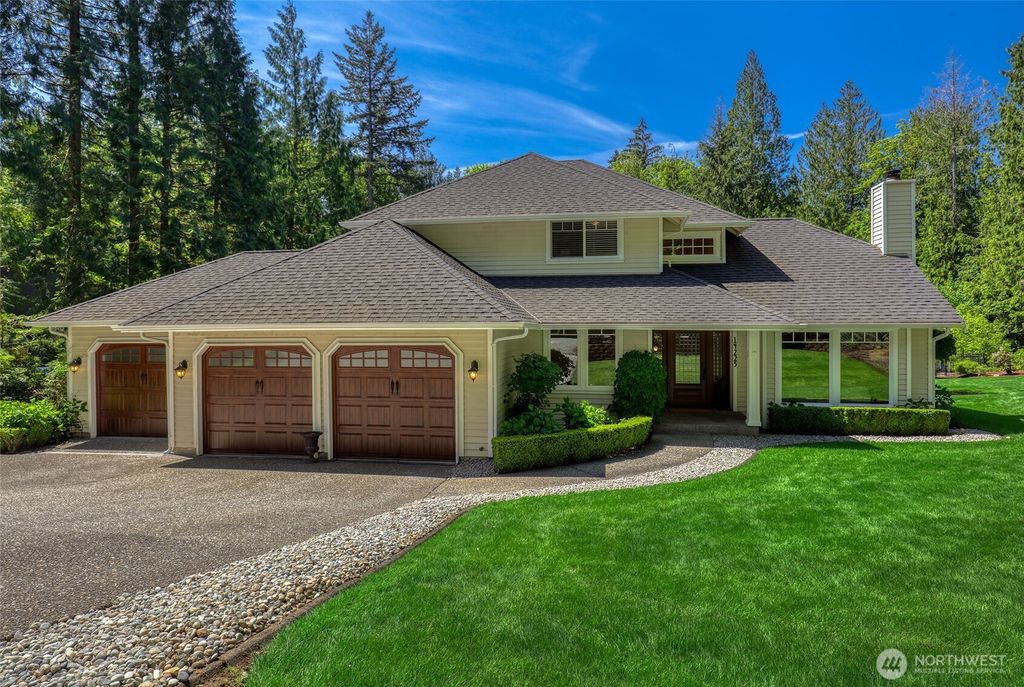 Photo of 14225 248th Place SE, Issaquah, WA 98027 (MLS # 2523979)