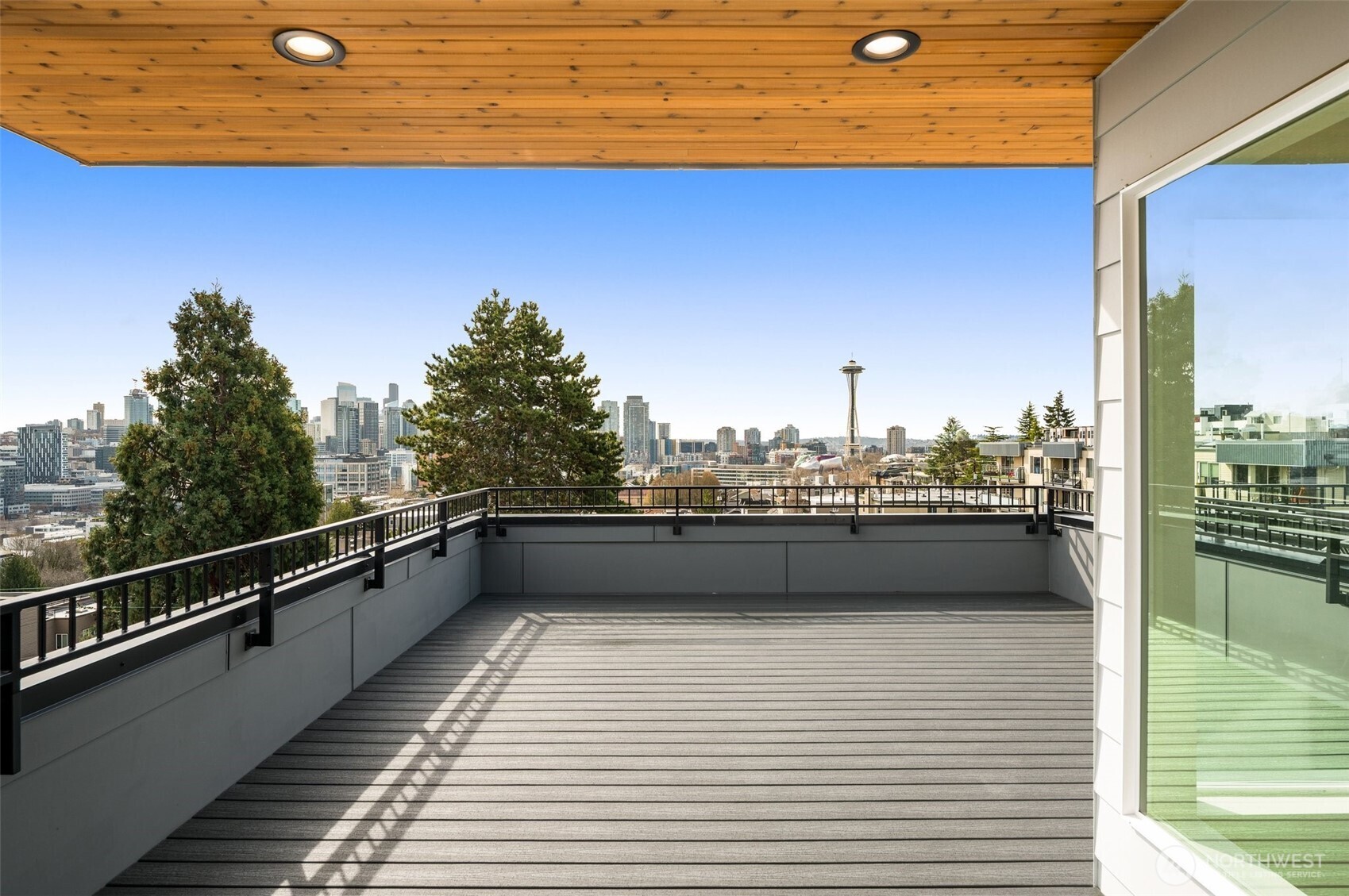 564 Lee Street