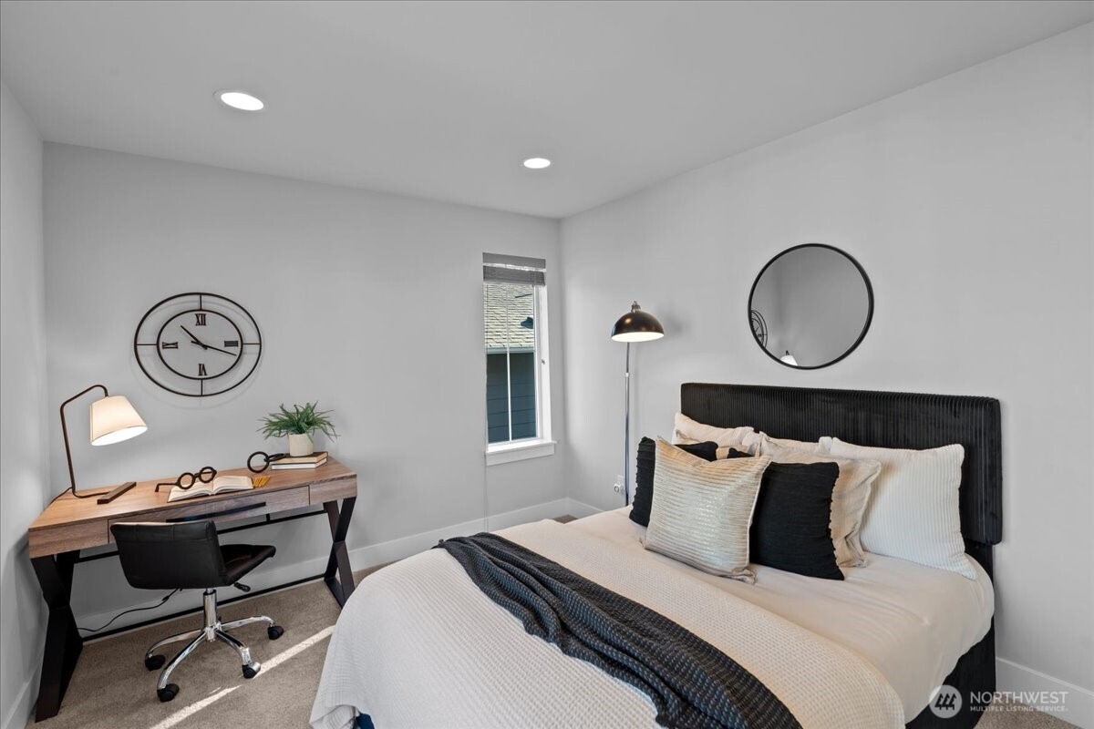 Kirkland, Washington, 98034, United States, 3 Bedrooms Bedrooms, ,3 BathroomsBathrooms,Residential,Active,2032907