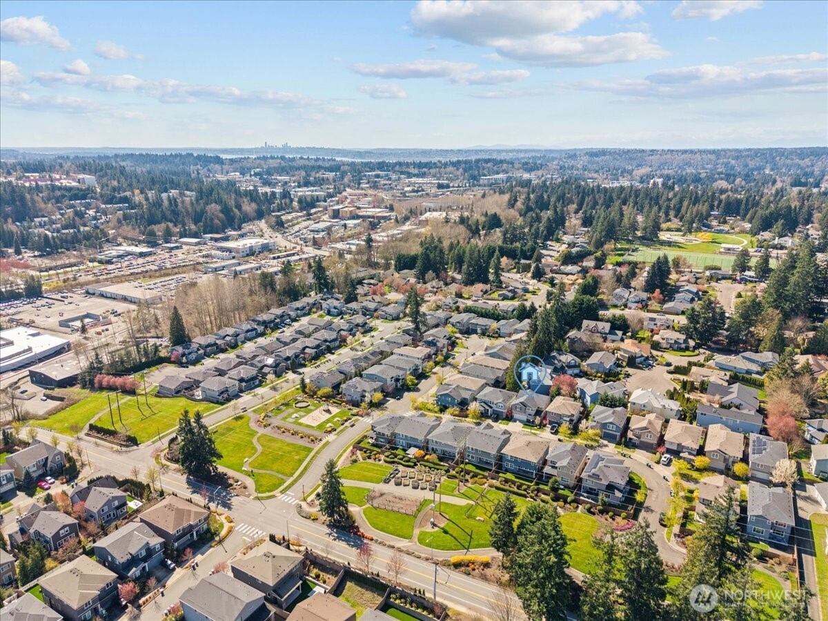 Kirkland, Washington, 98034, United States, 3 Bedrooms Bedrooms, ,3 BathroomsBathrooms,Residential,Active,2032907