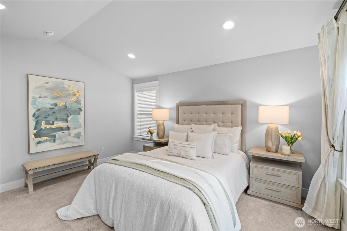 Kirkland, Washington, 98034, United States, 3 Bedrooms Bedrooms, ,3 BathroomsBathrooms,Residential,Active,2032907