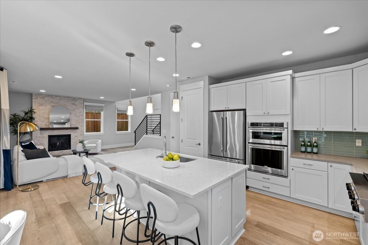 Kirkland, Washington, 98034, United States, 3 Bedrooms Bedrooms, ,3 BathroomsBathrooms,Residential,Active,2032907