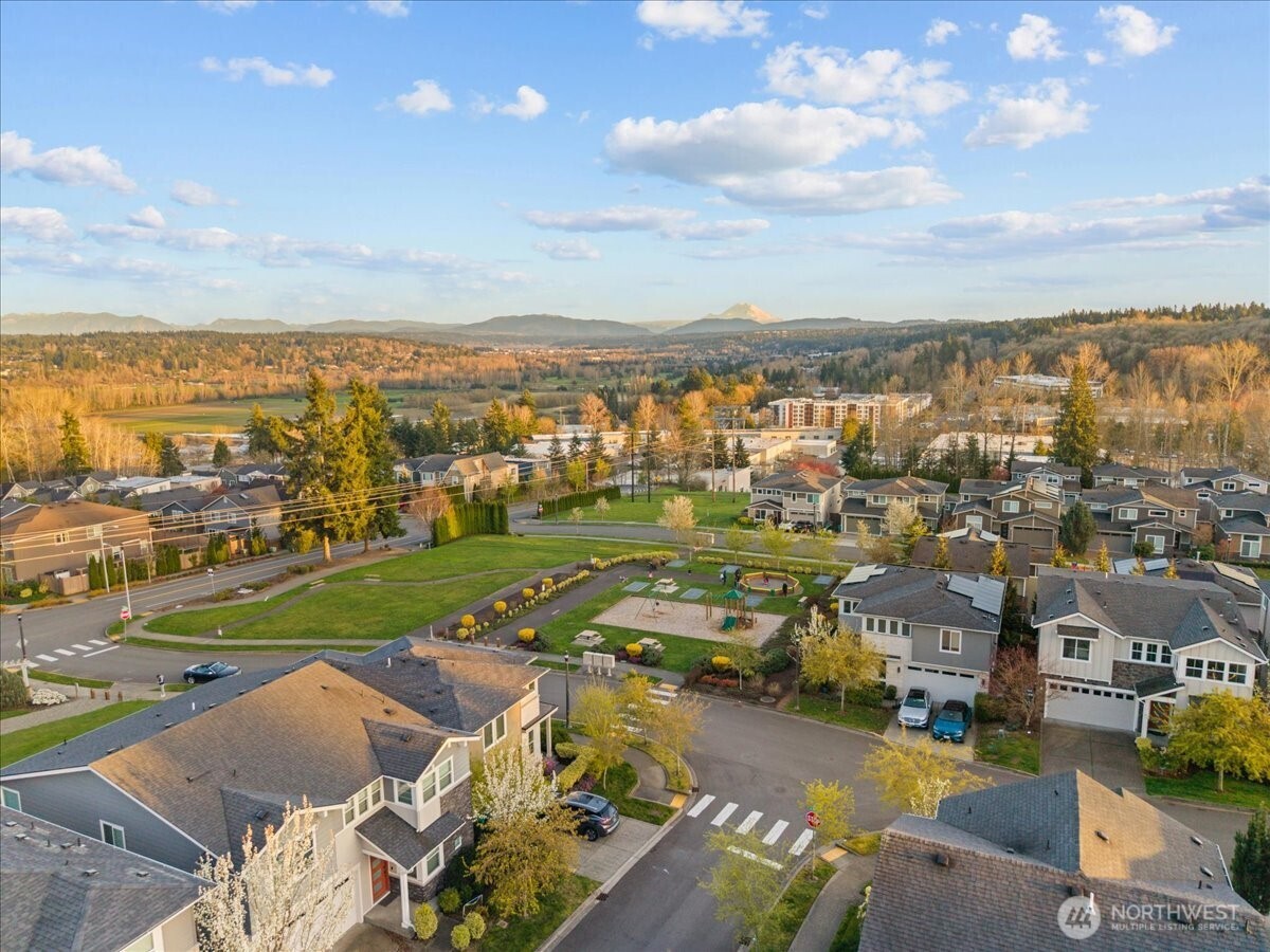 Kirkland, Washington, 98034, United States, 3 Bedrooms Bedrooms, ,3 BathroomsBathrooms,Residential,Active,2032907