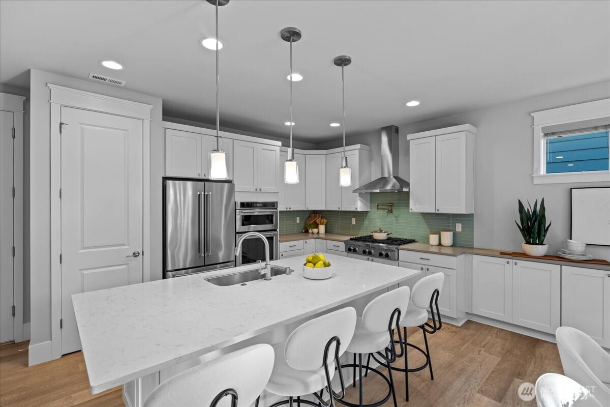 Kirkland, Washington, 98034, United States, 3 Bedrooms Bedrooms, ,3 BathroomsBathrooms,Residential,Active,2032907