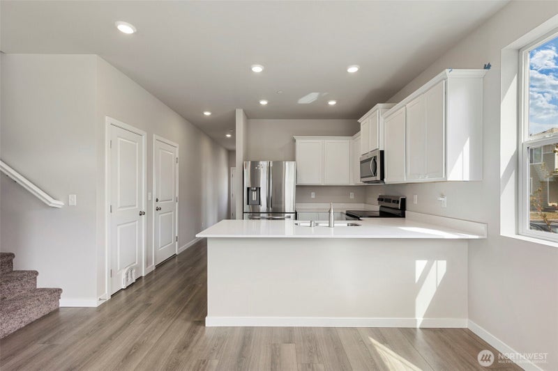1221 E 53rd Street