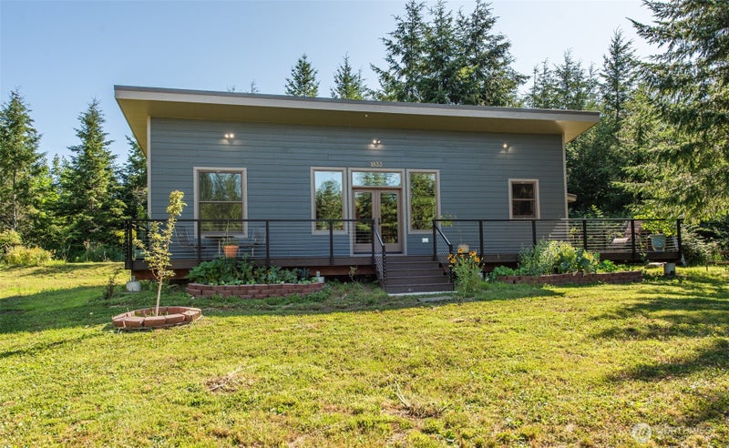 1833 Eaglemount Road