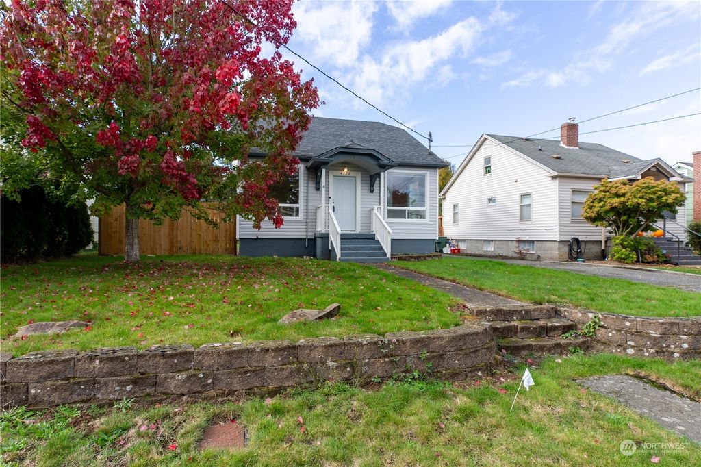 Photo of 4326 Terrace Drive, Everett, WA 98203 (MLS # 2301903)