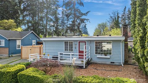 14043 Burke Avenue N, Seattle, WA 98133 - MLS#: 2358970