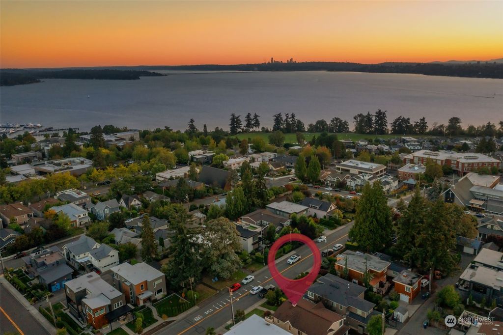 Photo of 136 7th Avenue, Kirkland, WA 98033 (MLS # 2296105)
