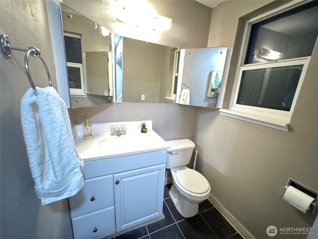 Photo of 1515 13th Avenue NW, Puyallup, WA 98371 (MLS # 2499523)