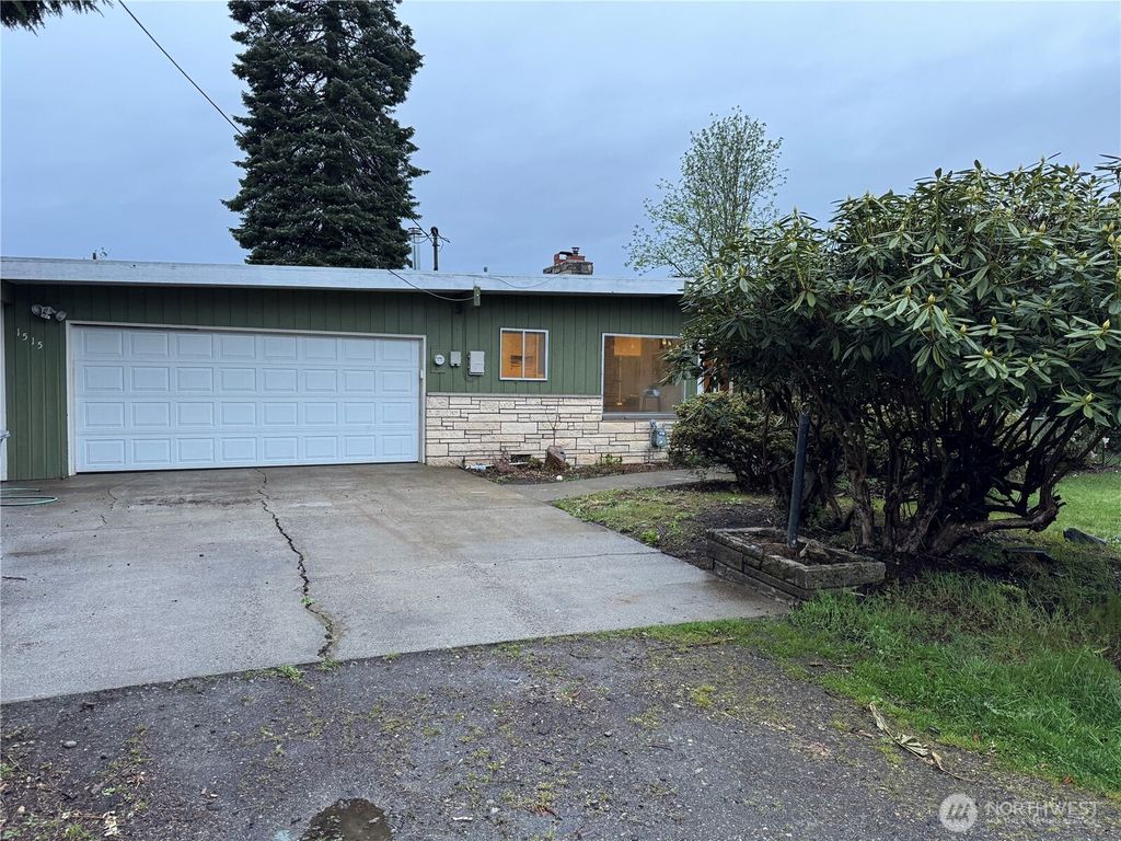 Photo of 1515 13th Avenue NW, Puyallup, WA 98371 (MLS # 2499523)