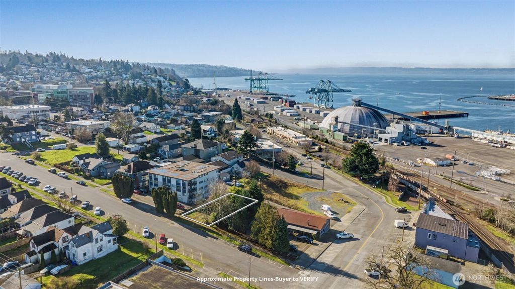 Photo of 2912 Nassau Street, Everett, WA 98201 (MLS # 2481199)