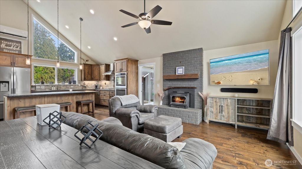 Photo of 1523 188th Street NE, Arlington, WA 98223 (MLS # 2338618)