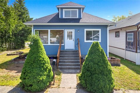 Photo of 1143 Willapa Street, Raymond, WA 98577 (MLS # 2385665)