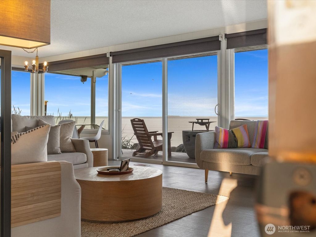 Photo of 2625 W Beach Road, Oak Harbor, WA 98277 (MLS # 2475545)