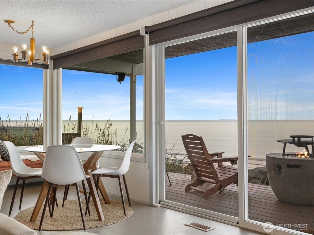 Photo of 2625 W Beach Road, Oak Harbor, WA 98277 (MLS # 2475545)