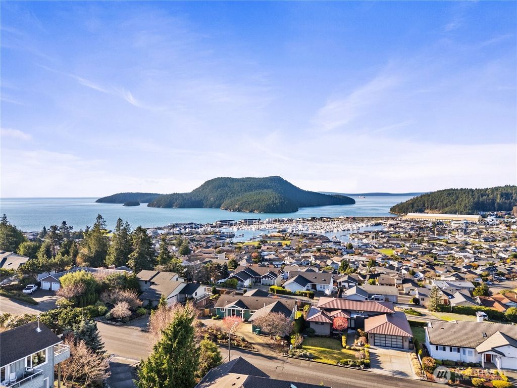 Photo of 1907 Tweed Place, Anacortes, WA 98221 (MLS # 2461532)