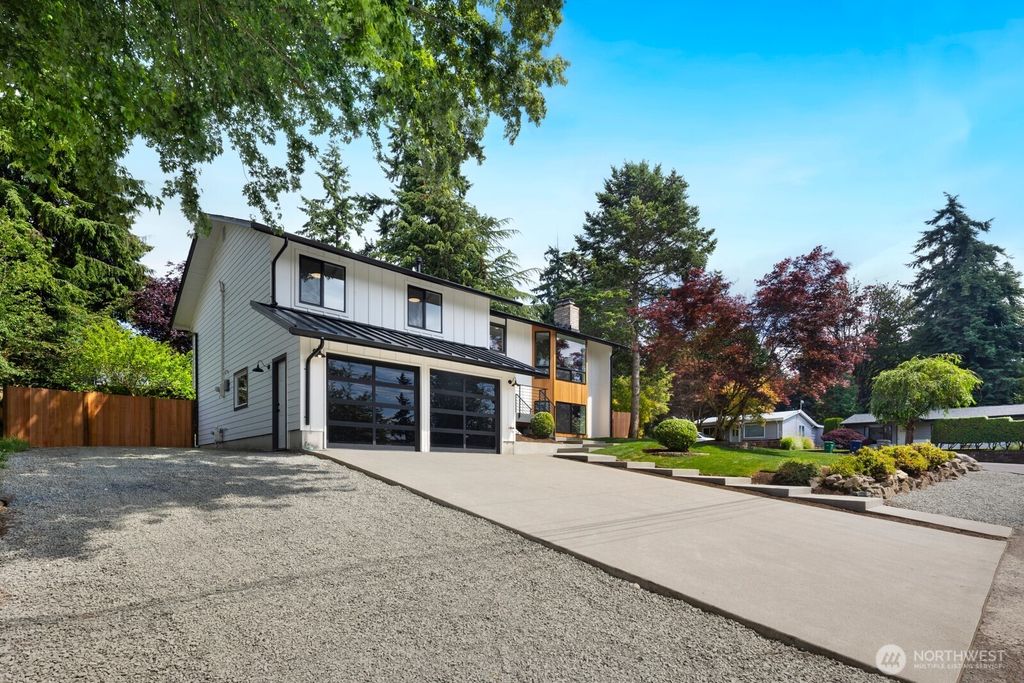 Photo of 7502 117th Avenue NE, Kirkland, WA 98033 (MLS # 2404334)