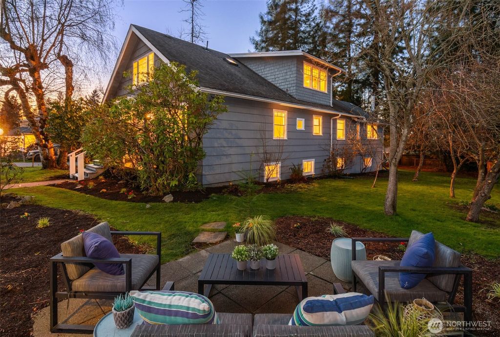 Photo of 1202 NE 97th Street, Seattle, WA 98115 (MLS # 2497917)