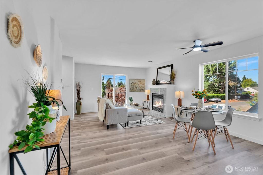 Photo of 536 N 103rd Street #A, Seattle, WA 98133 (MLS # 2411051)