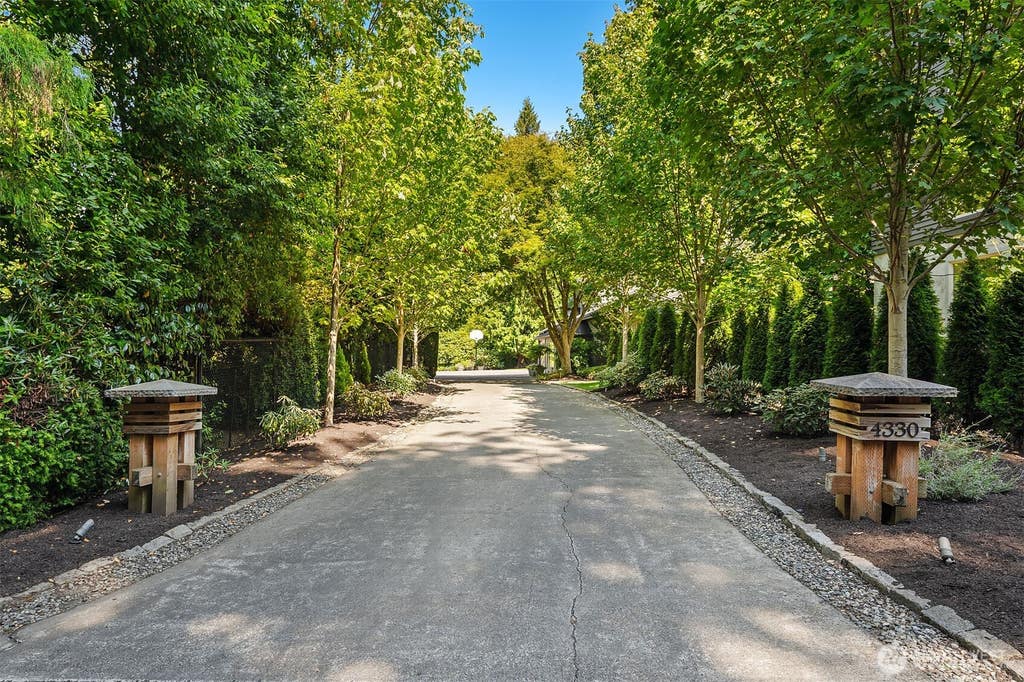 Photo of 4330 W Cramer Street, Seattle, WA 98199 (MLS # 2571314)