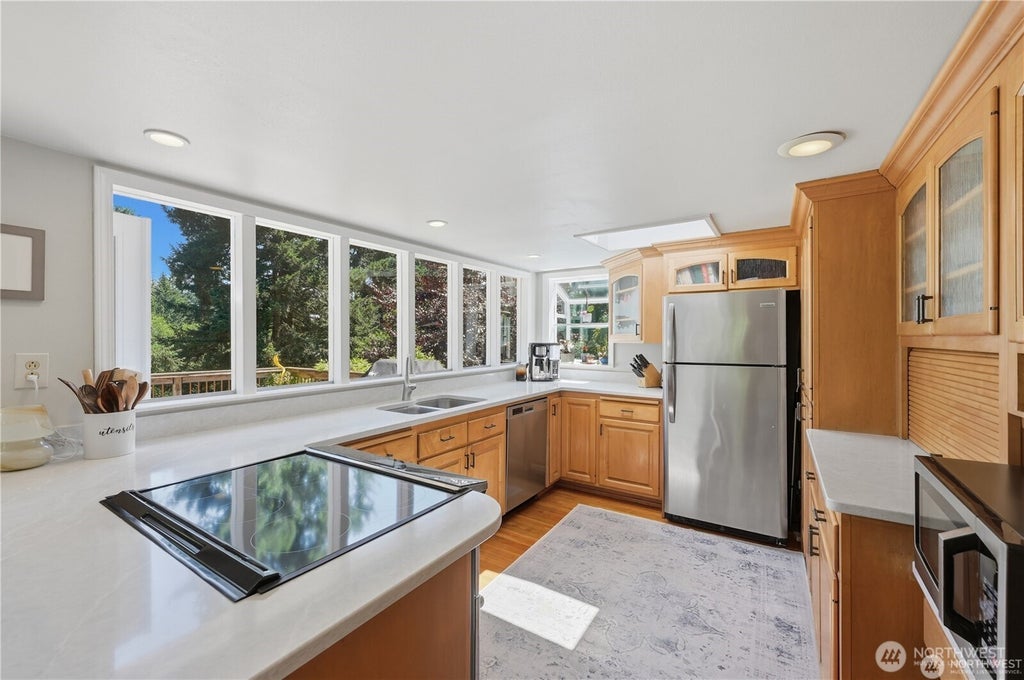 Photo of 18002 25th Avenue NE, Lake Forest Park, WA 98155 (MLS # 2576668)