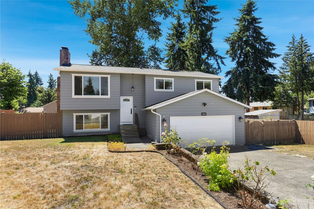 Photo of 14609 SE 195th Place, Renton, WA 98058 (MLS # 2406426)