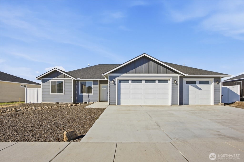 Photo of 913 6th Avenue NE, Ephrata, WA 98823 (MLS # 2585054)