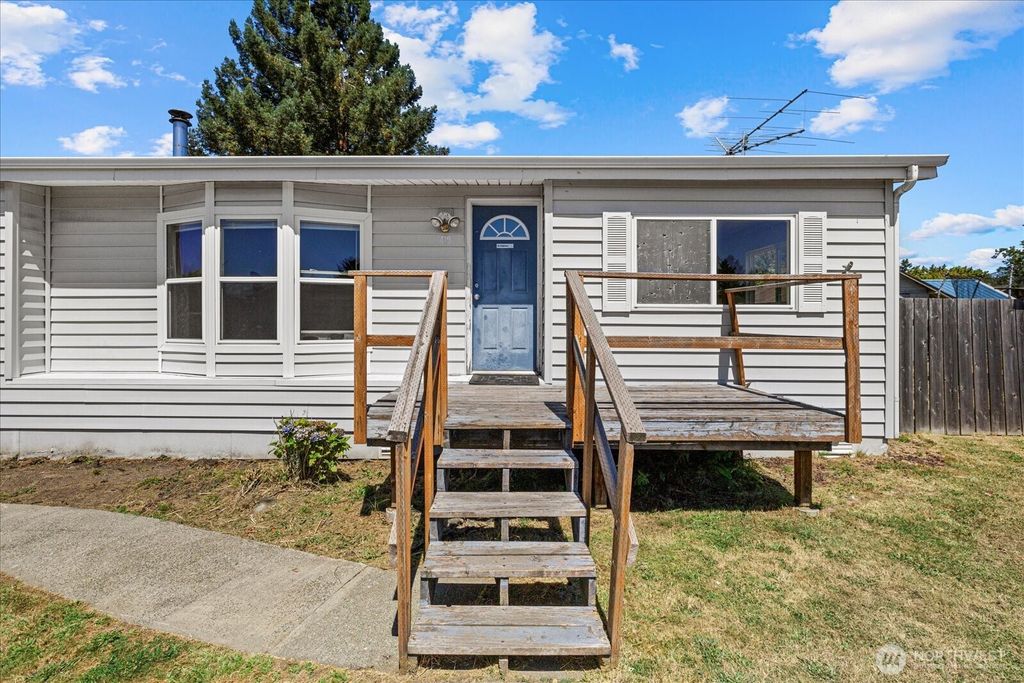Photo of 419 2nd Avenue SE, Pacific, WA 98047 (MLS # 2411022)