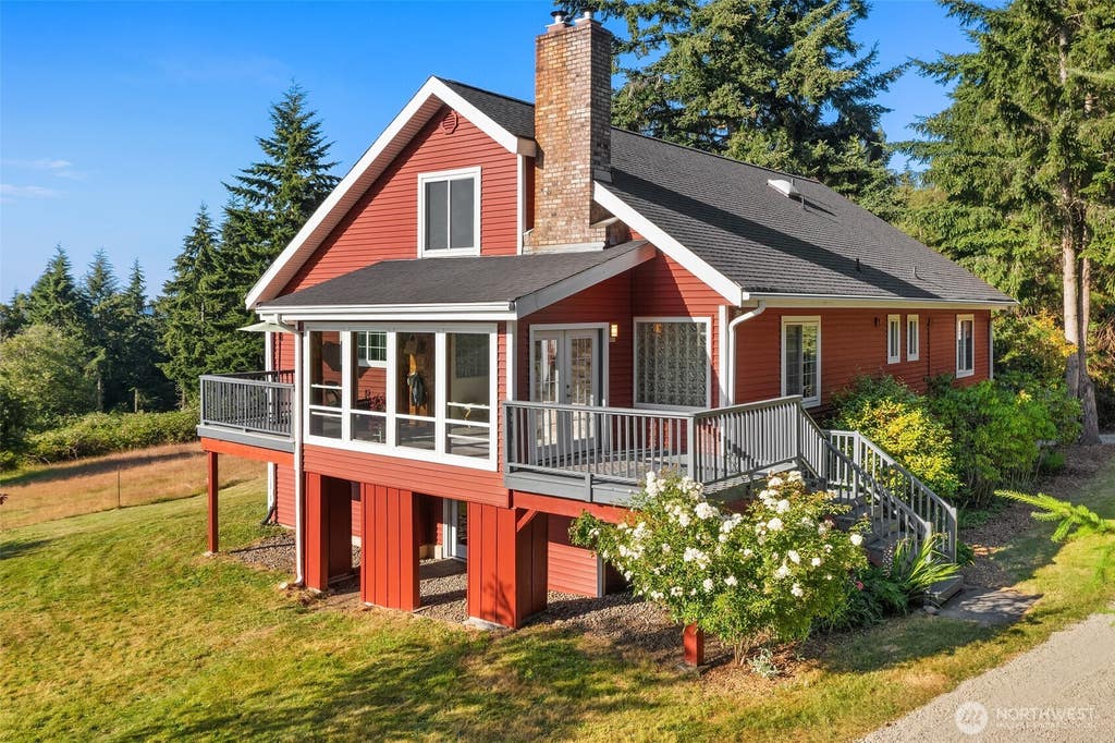 Photo of 7206 SW 248th Street, Vashon, WA 98070 (MLS # 2543952)