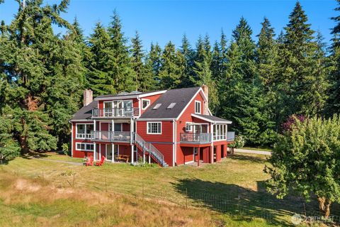 Photo of 7206 SW 248th Street, Vashon, WA 98070 (MLS # 2543952)