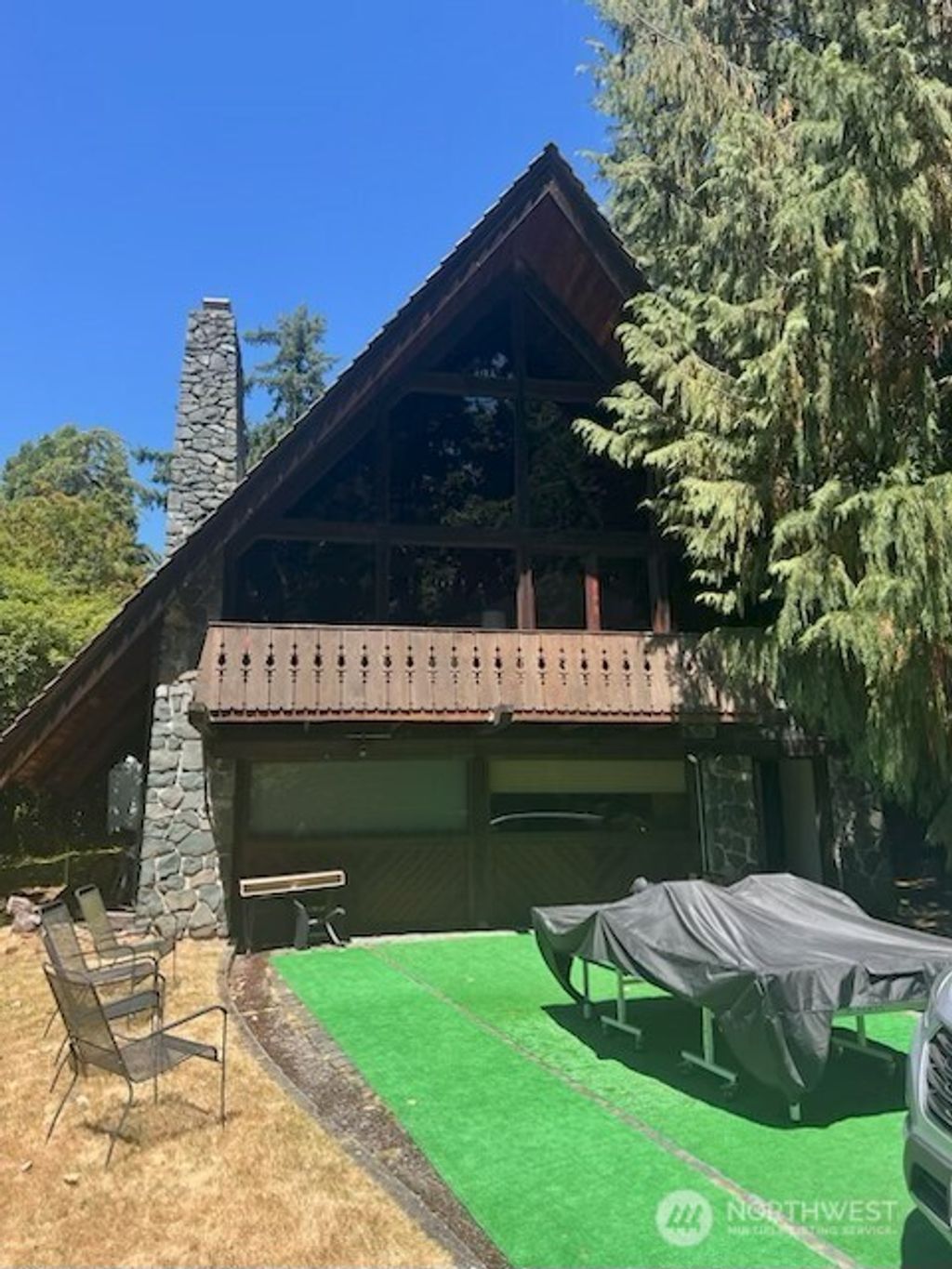 Photo of 3635 74th Avenue SE, Mercer Island, WA 98040 (MLS # 2404613)