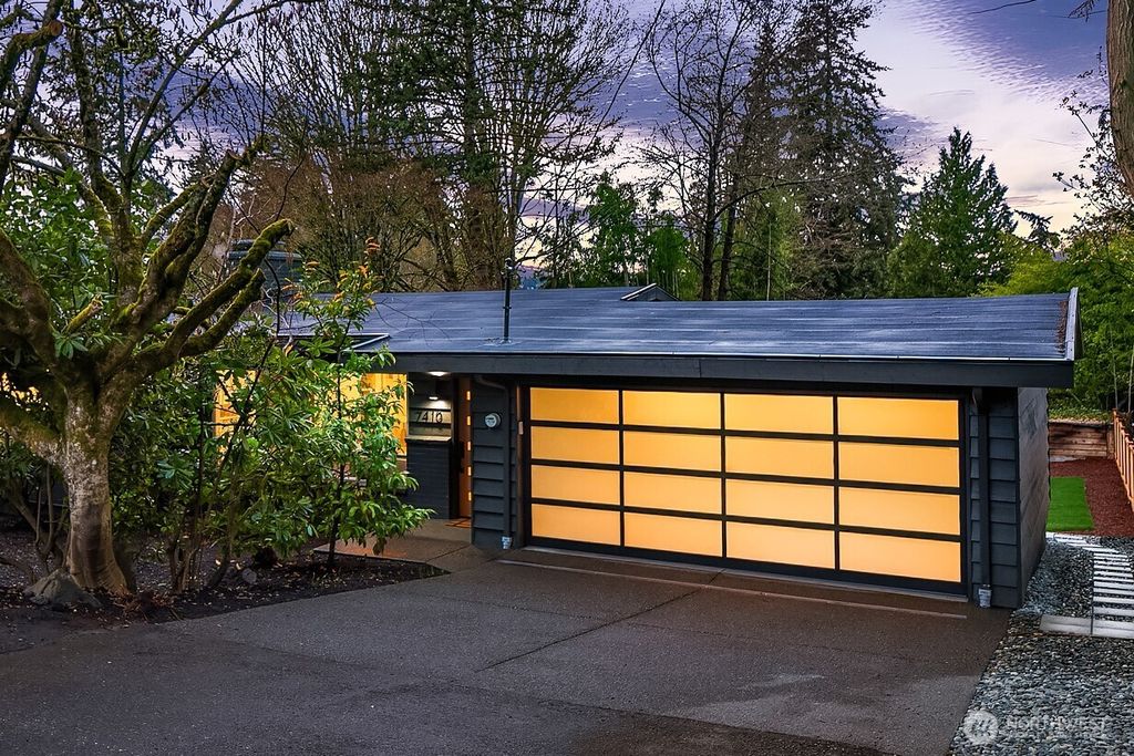 Photo of 7410 NE 169th Street, Kenmore, WA 98028 (MLS # 2351982)
