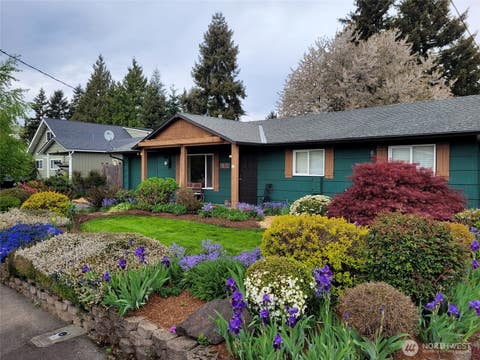Photo of 11924 SE 169th Place, Renton, WA 98058 (MLS # 2542939)