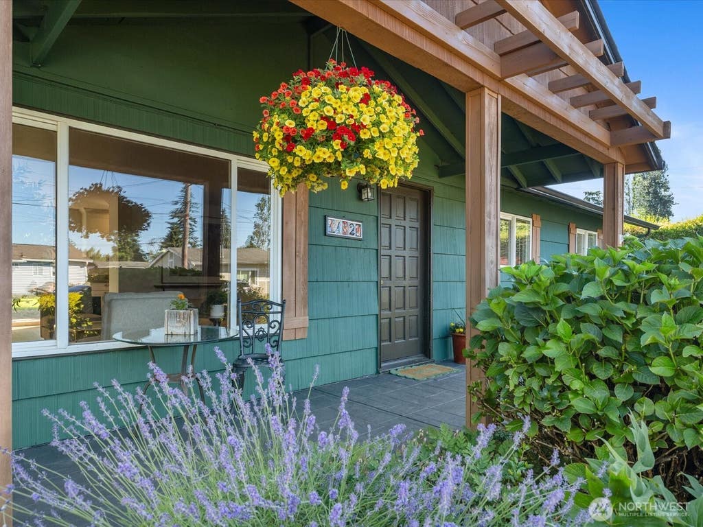Photo of 11924 SE 169th Place, Renton, WA 98058 (MLS # 2542939)